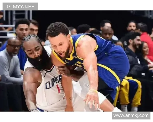 勇士与爵士激战正酣现场直播全程回顾与精彩瞬间分析