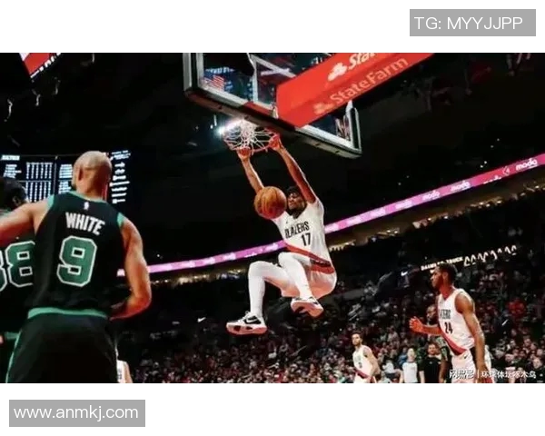 勇士与开拓者精彩对决瞬间回顾，篮球场上的激情与荣耀交织