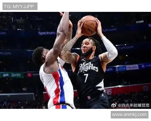 底特律活塞与洛杉矶湖人激战正酣谁能在NBA赛场上笑到最后